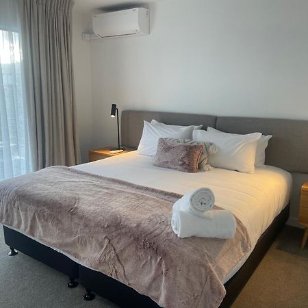 Alpine Junction Townhouse Apartments, Lodge & Hotel ワナカ エクステリア 写真