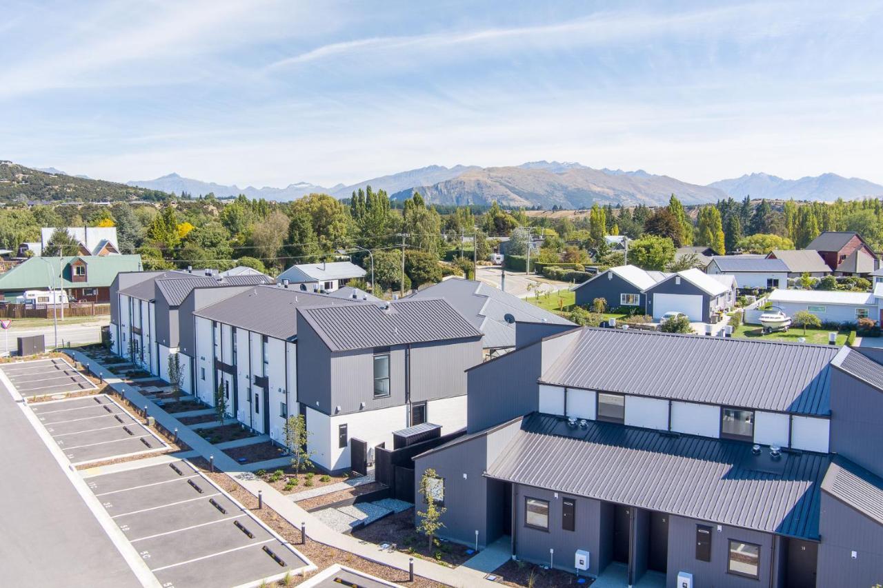 Alpine Junction Townhouse Apartments, Lodge & Hotel ワナカ エクステリア 写真