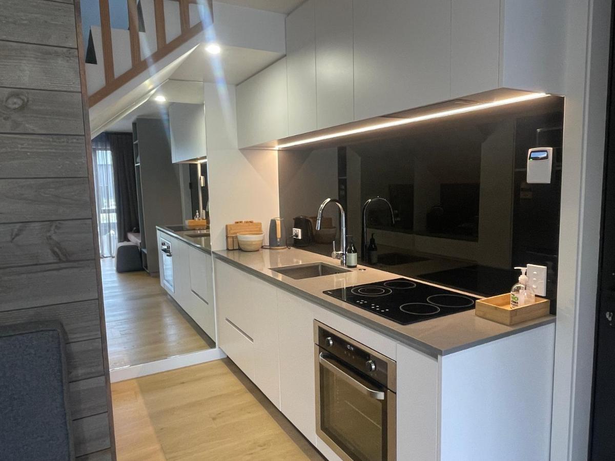 Alpine Junction Townhouse Apartments, Lodge & Hotel ワナカ エクステリア 写真