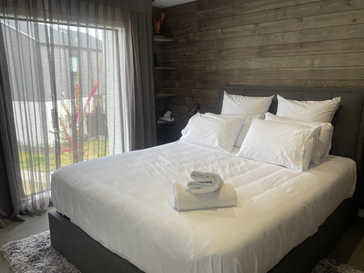 Alpine Junction Townhouse Apartments, Lodge & Hotel ワナカ エクステリア 写真