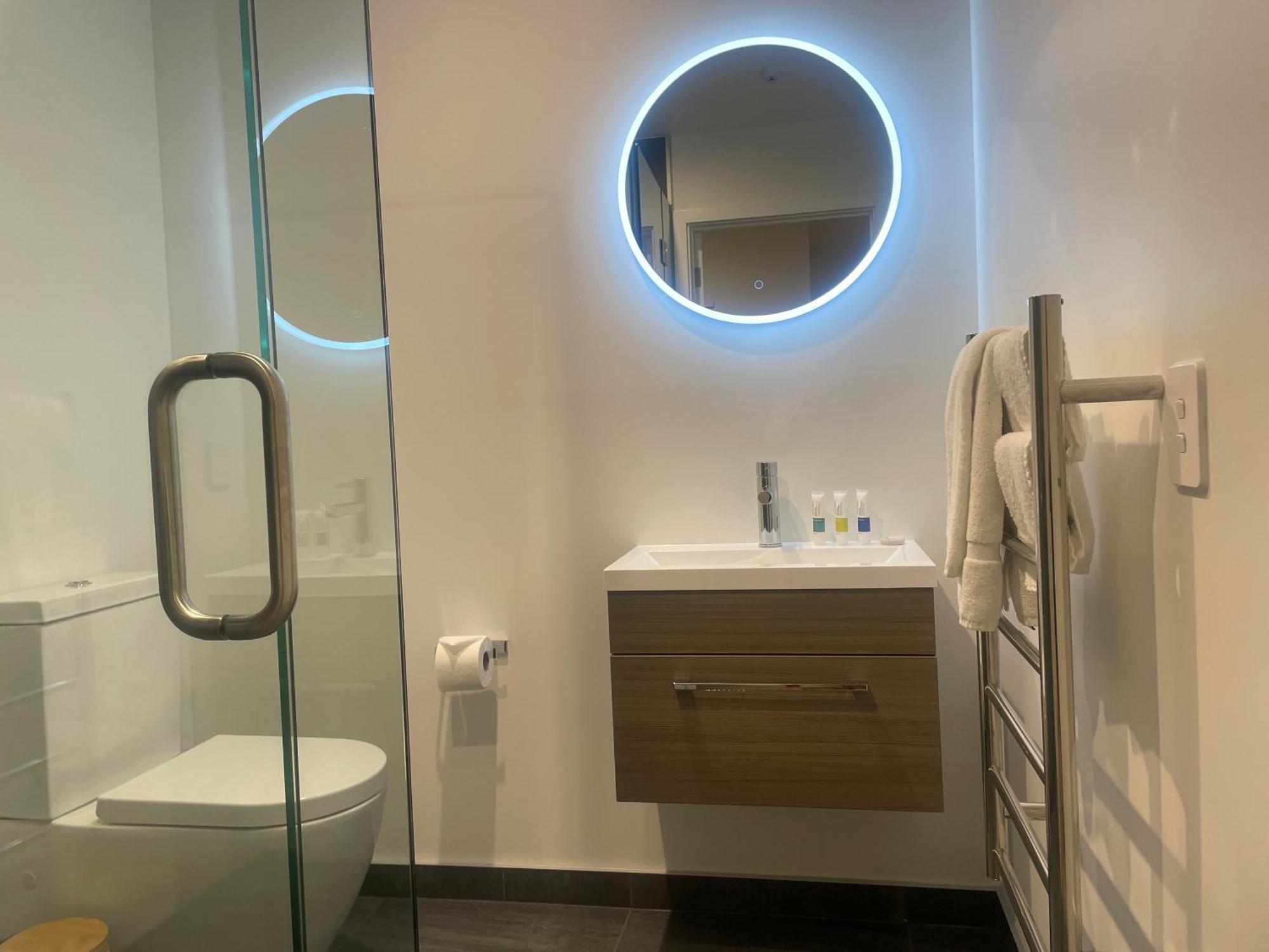 Alpine Junction Townhouse Apartments, Lodge & Hotel ワナカ エクステリア 写真
