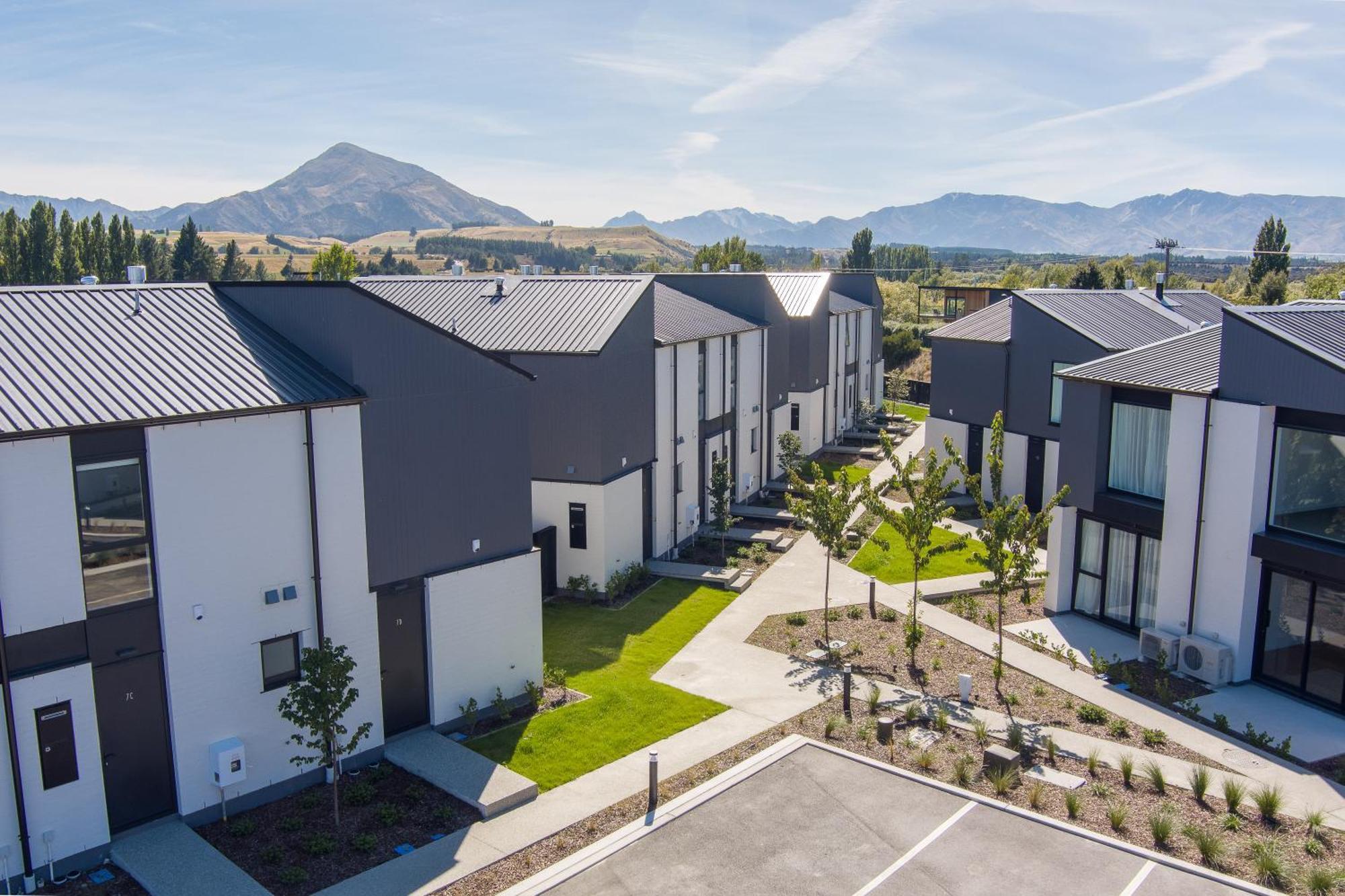 Alpine Junction Townhouse Apartments, Lodge & Hotel ワナカ エクステリア 写真