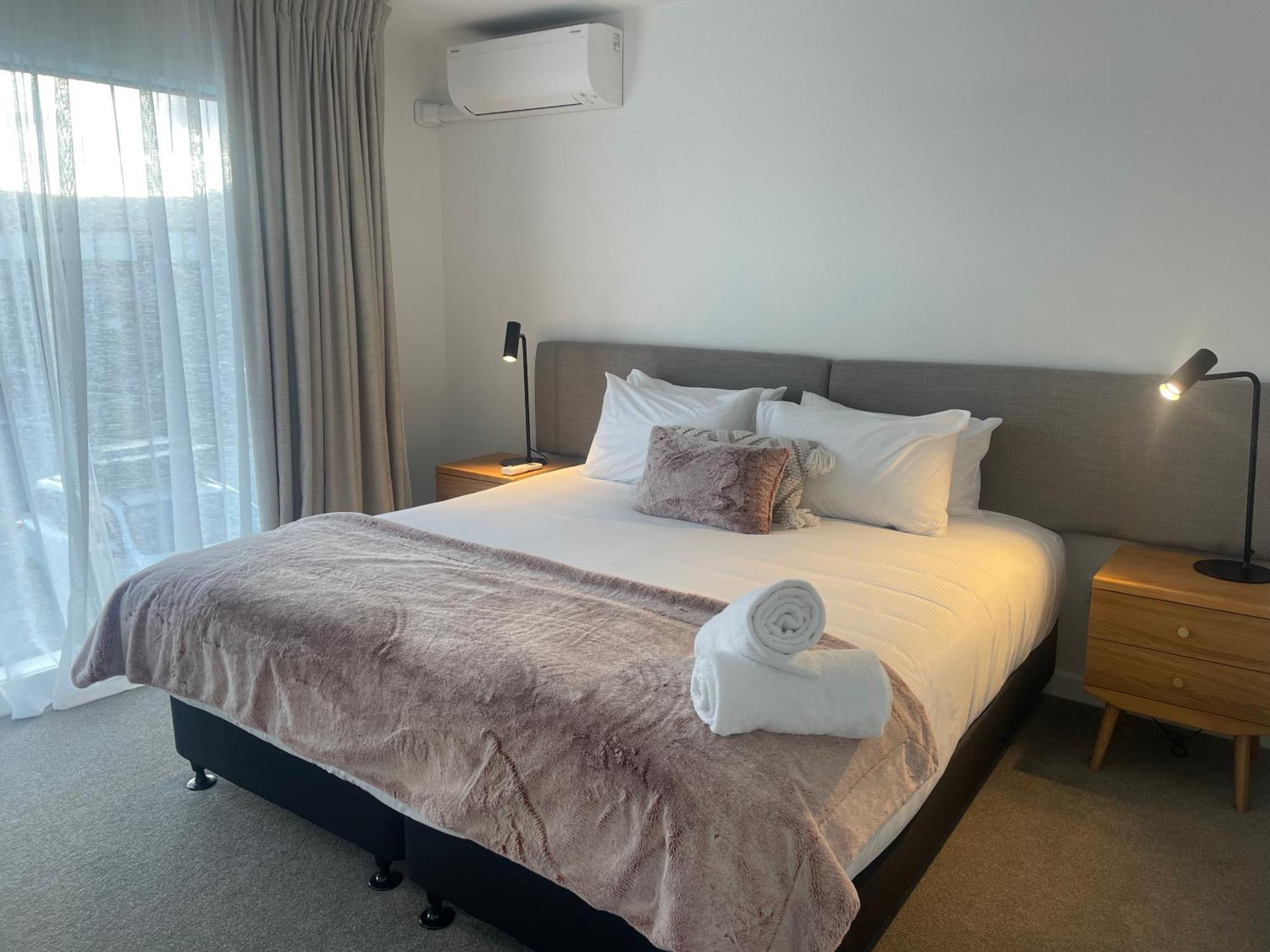Alpine Junction Townhouse Apartments, Lodge & Hotel ワナカ エクステリア 写真