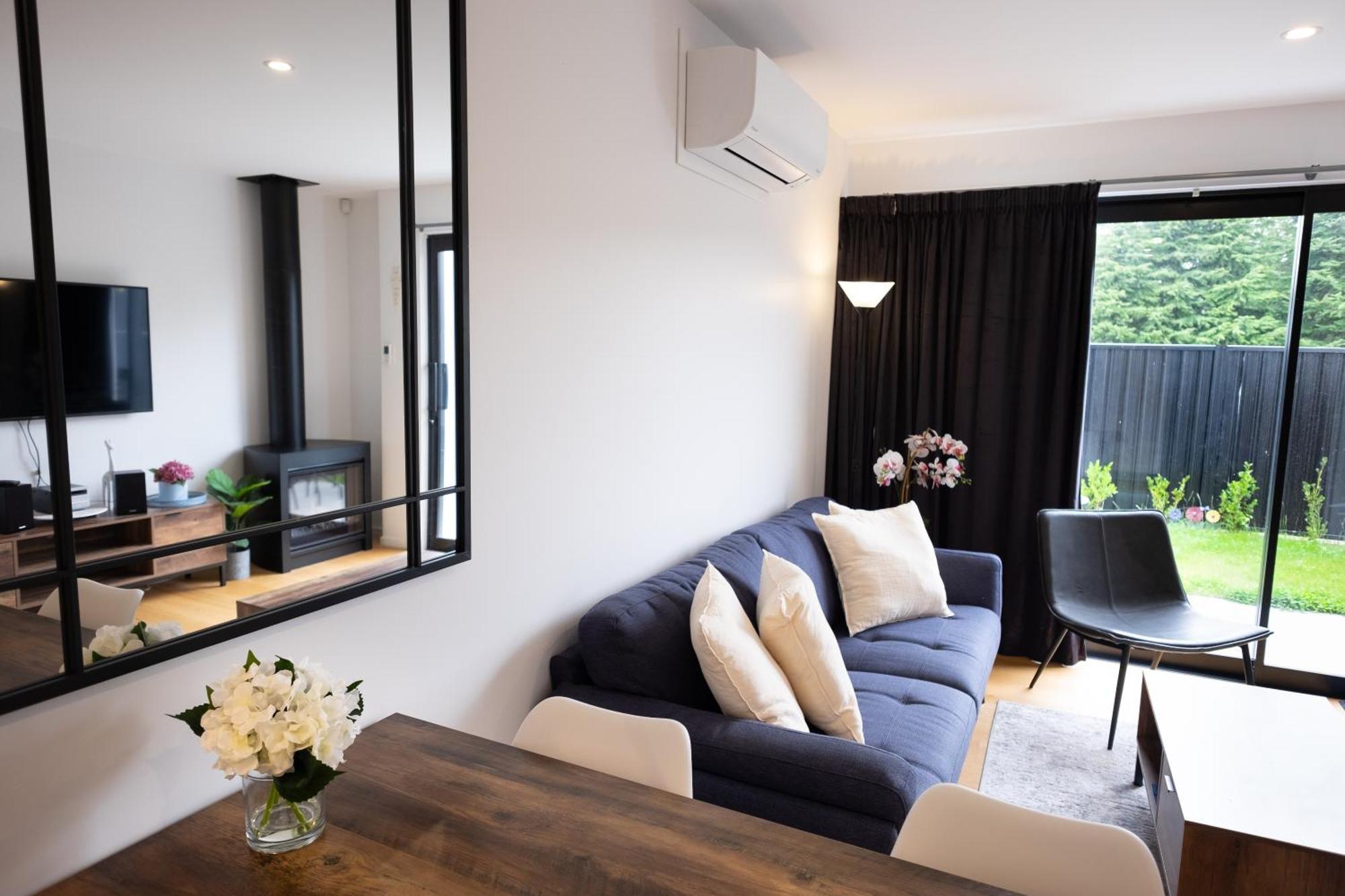 Alpine Junction Townhouse Apartments, Lodge & Hotel ワナカ エクステリア 写真