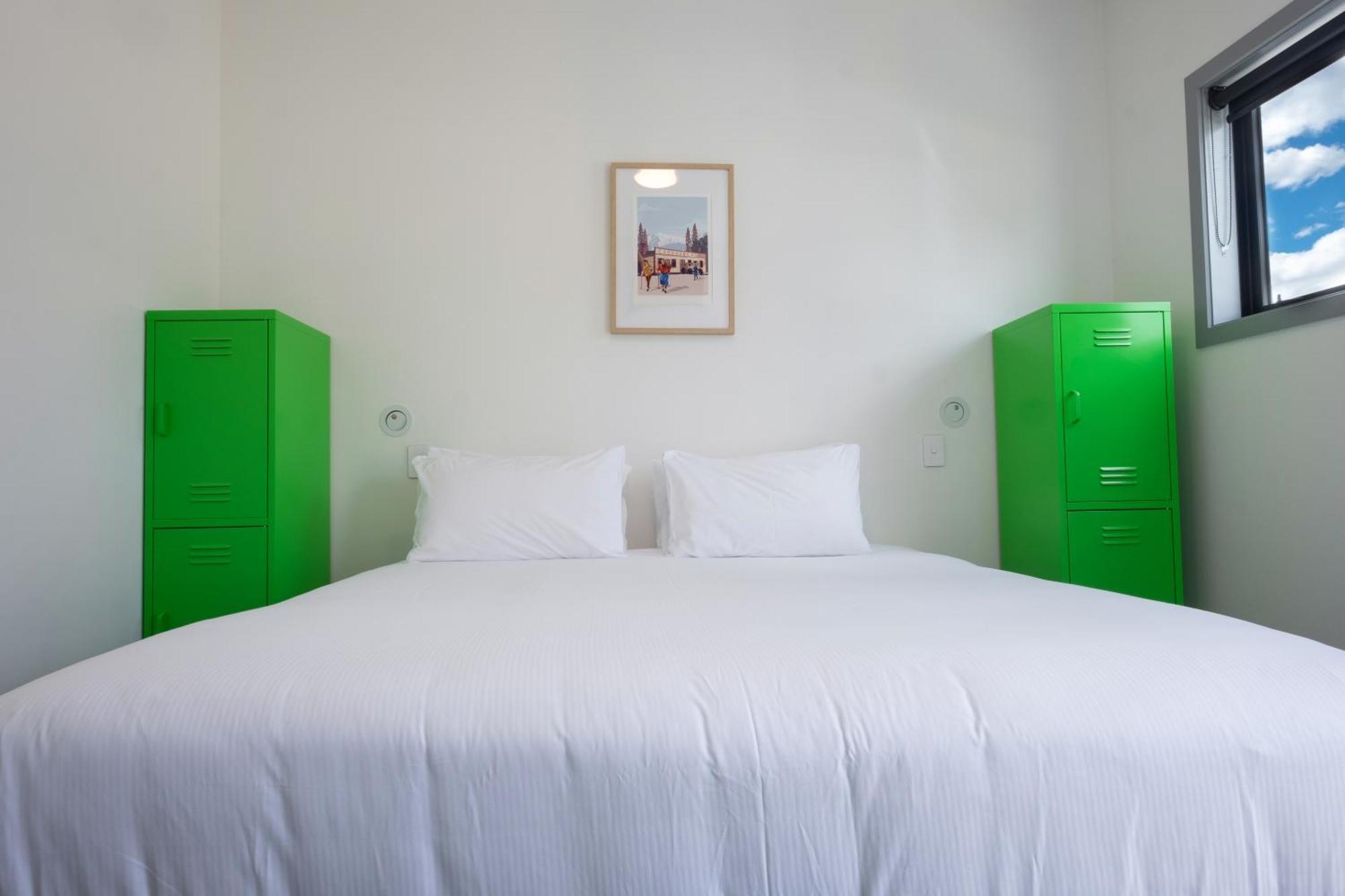Alpine Junction Townhouse Apartments, Lodge & Hotel ワナカ エクステリア 写真
