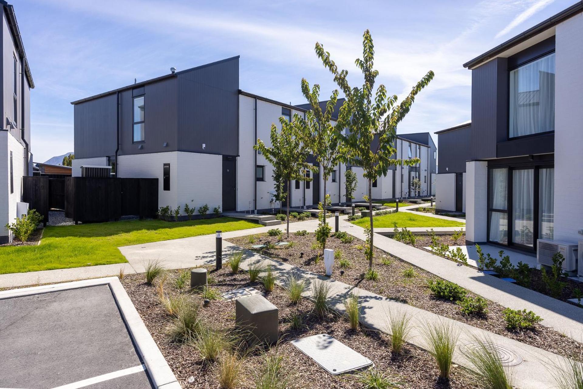 Alpine Junction Townhouse Apartments, Lodge & Hotel ワナカ エクステリア 写真
